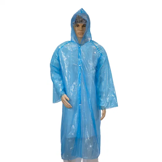 Transparente Regenmäntel aus Kunststoff. Klare Regenbekleidung
